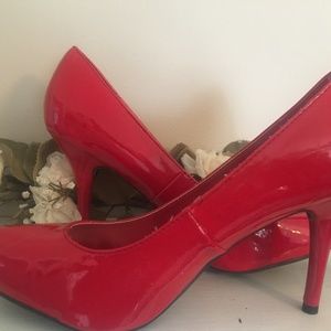 Red kitten heels Mossimo  New size 11shoes